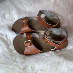 Saltwater shoes size 9 toddler